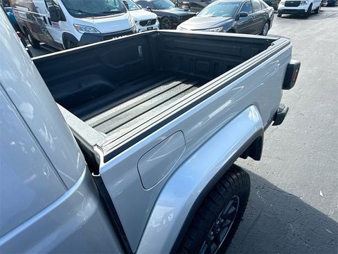Used 2023 Jeep Gladiator Overland image 30