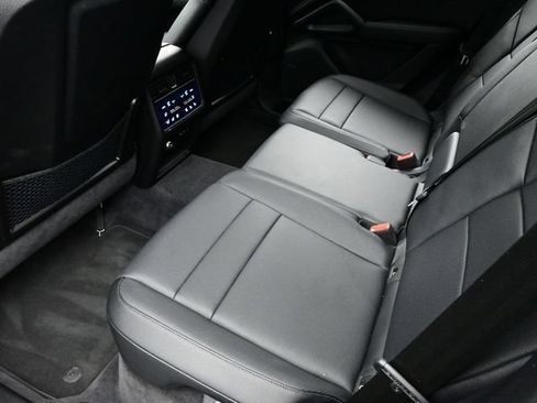 Certified 2025 Porsche Cayenne AWD/4WD image 14