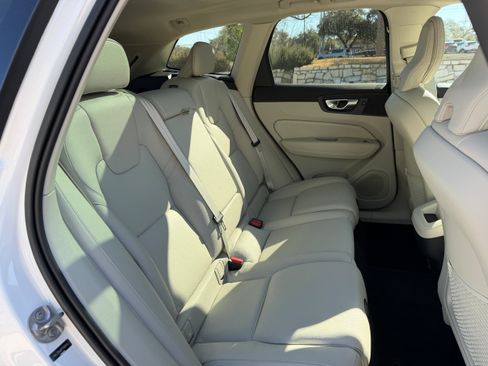 Certified 2023 Volvo XC60 B5 Plus w/ Protection Package Premier image 10