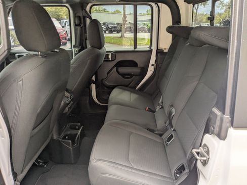 Certified 2022 Jeep Gladiator Sport image 13