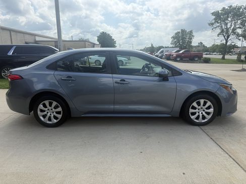 Used 2021 Toyota Corolla LE FWD image 8