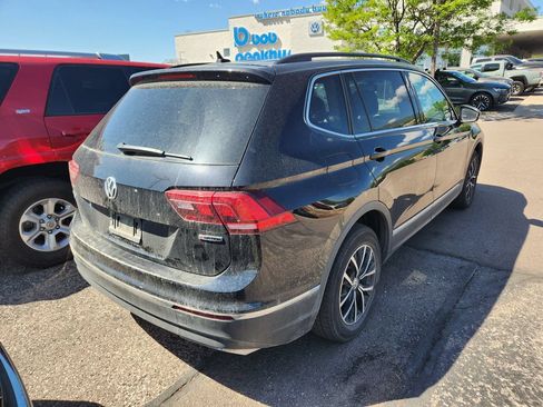 Used 2021 Volkswagen Tiguan SE w/ Panoramic Sunroof Package AWD/4WD image 9