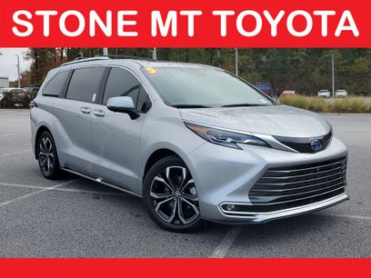 Used 2025 Toyota Sienna Platinum
