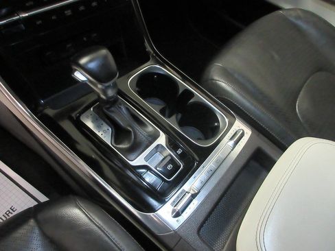 Used 2023 Kia Carnival SX Prestige image 25