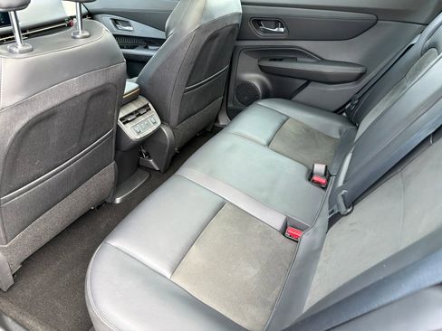 Used 2023 Nissan Ariya FWD image 21