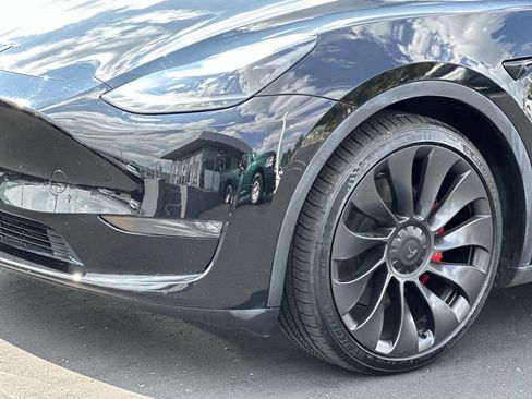 Used 2023 Tesla Model Y Performance AWD/4WD image 8