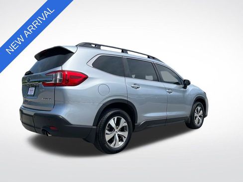 Used 2023 Subaru Ascent Premium w/ Convenience Package AWD/4WD image 3