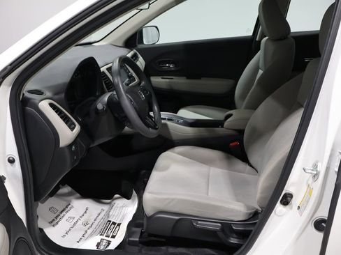 Used 2022 Honda HR-V LX image 10