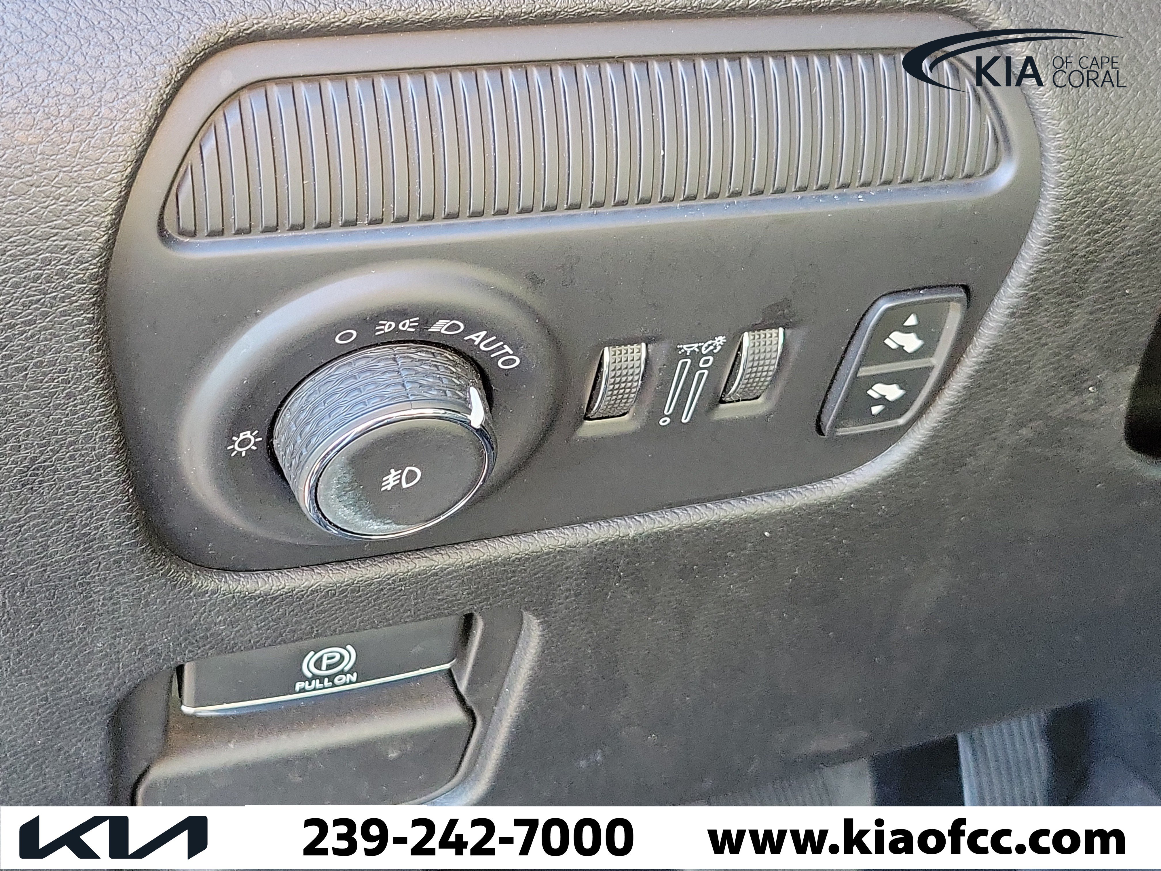 Used 2024 Jeep Wagoneer L Series III w/ Flexible Seating Group AWD/4WD image 26