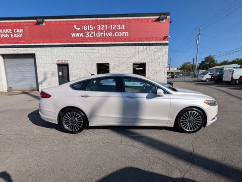 Used 2017 Ford Fusion SE w/ Fusion SE Technology Package image 5