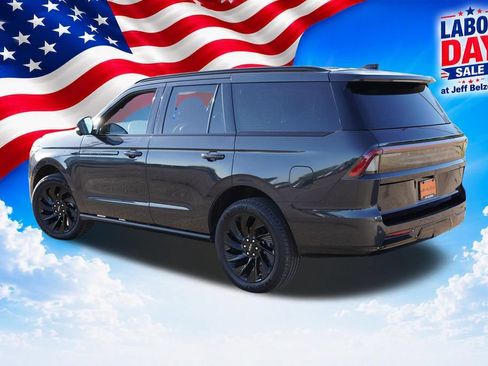 Used 2025 Lincoln Navigator Reserve w/ Jet Appearance Package AWD/4WD image 7