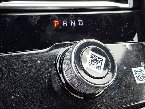 New 2025 Jeep Grand Cherokee Altitude image 9