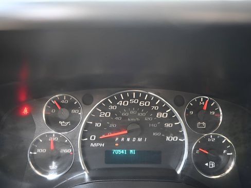 Used 2017 Chevrolet Express 3500 RWD image 23