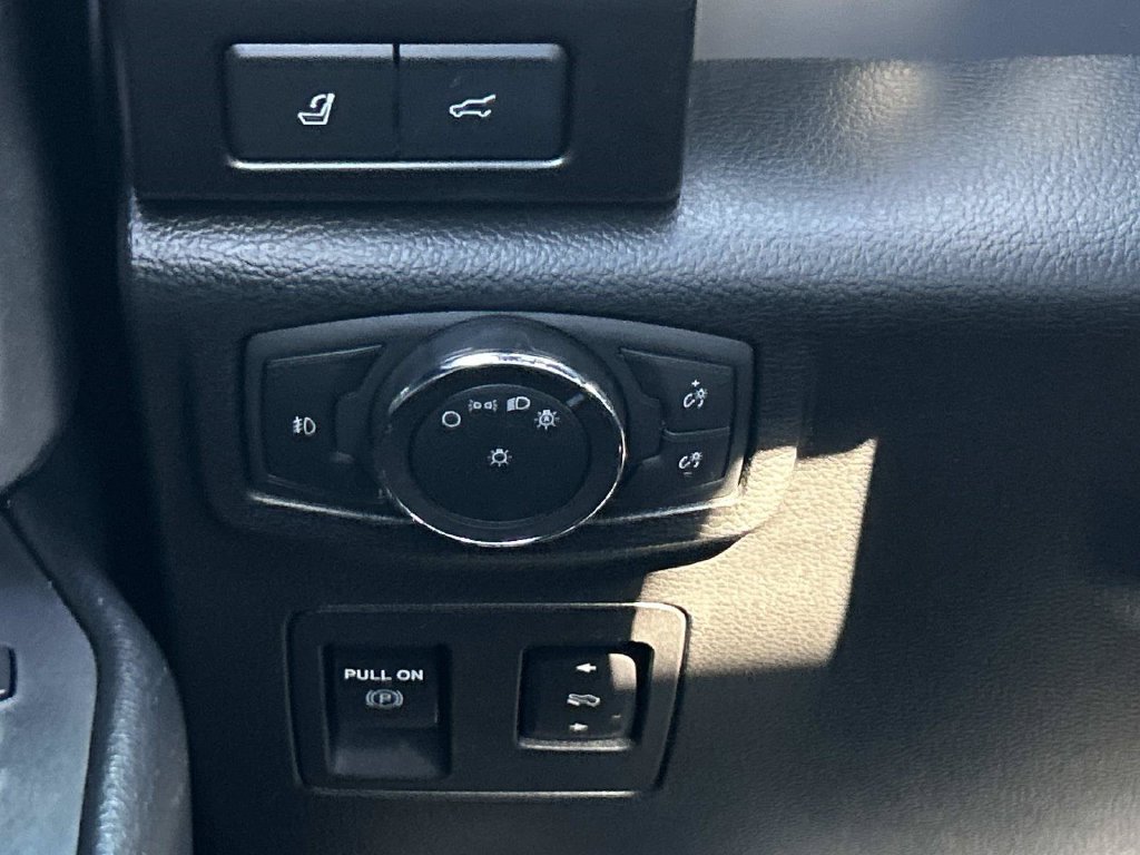 Used 2019 Ford Expedition Limited w/ Equipment Group 303A AWD/4WD image 28