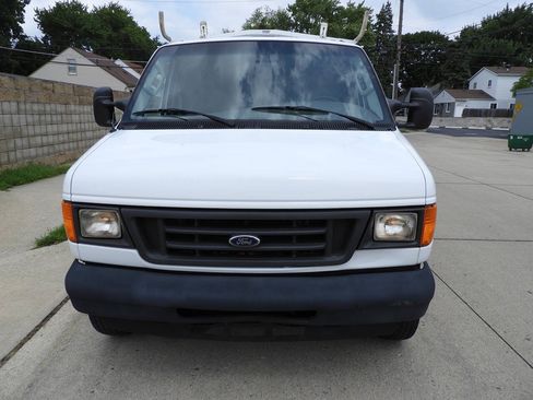Used 2007 Ford E-150 and Econoline 150 RWD image 2