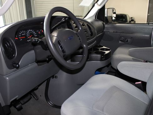Used 2008 Ford E-350 and Econoline 350 XL RWD image 16