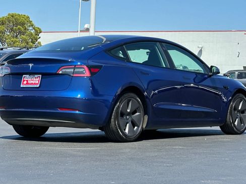 Used 2021 Tesla Model 3 Standard Range Plus image 2