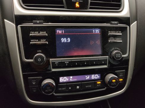 Used 2018 Nissan Altima 2.5 SV image 25