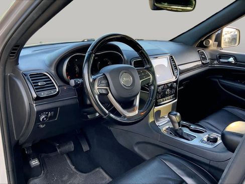 Used 2020 Jeep Grand Cherokee Overland AWD/4WD image 18