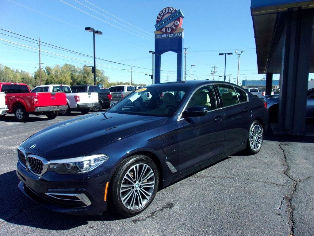 Used 2019 BMW 530e w/ Luxury Package RWD image 1