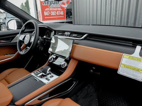 New 2026 Jaguar F-PACE R-Dynamic S image 21