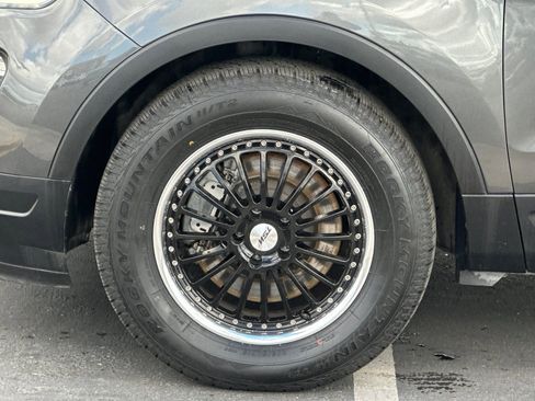 Used 2018 Ford Explorer XLT w/ Equipment Group 201A image 26