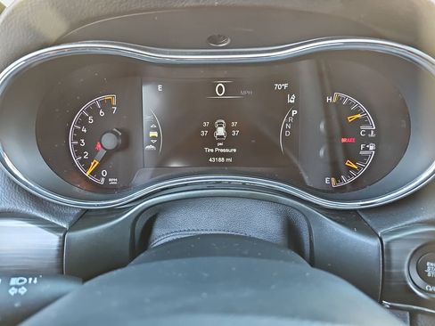 Used 2021 Jeep Grand Cherokee Limited AWD/4WD image 10