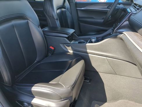 Used 2024 Jeep Grand Cherokee Limited image 31