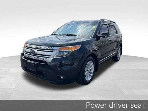 Used 2014 Ford Explorer XLT w/ Equipment Group 202A image 3