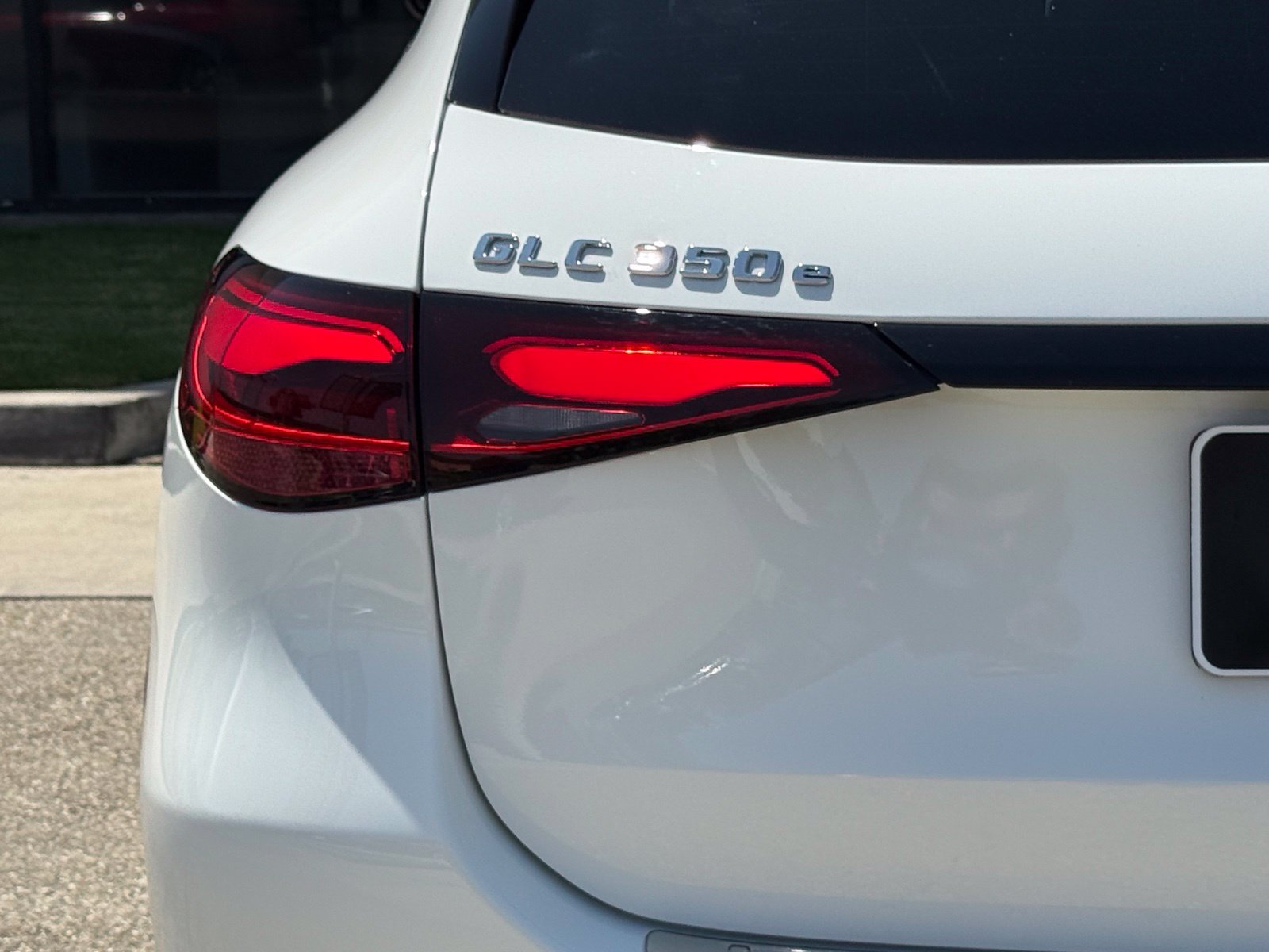 Used 2025 Mercedes-Benz GLC 350e 4MATIC image 11