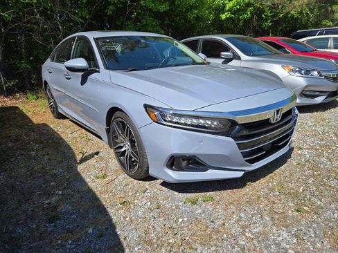 Used 2022 Honda Accord Touring image 3