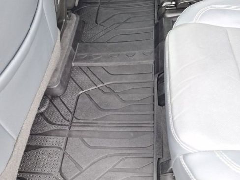 Used 2019 Chevrolet Traverse Premier w/ Driver Confidence II Package image 23