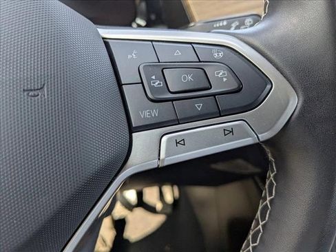 Used 2025 Volkswagen Atlas SE image 12