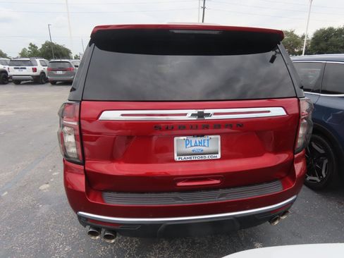 Used 2022 Chevrolet Suburban High Country RWD image 12