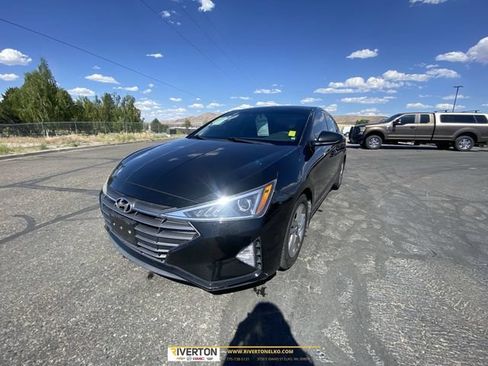 Used 2020 Hyundai Elantra SEL w/ Winter Weather Package FWD image 1