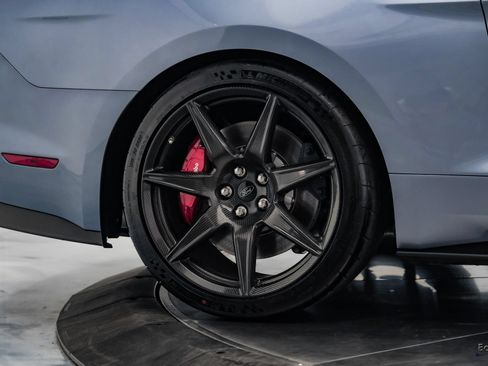 Used 2022 Ford Mustang Shelby GT500 w/ Carbon Fiber Track Pack RWD image 62