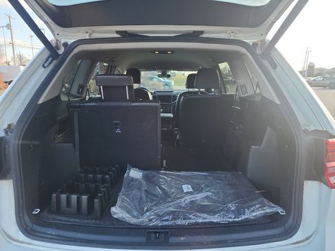 Used 2019 Volkswagen Atlas SE w/ Towing Package image 6