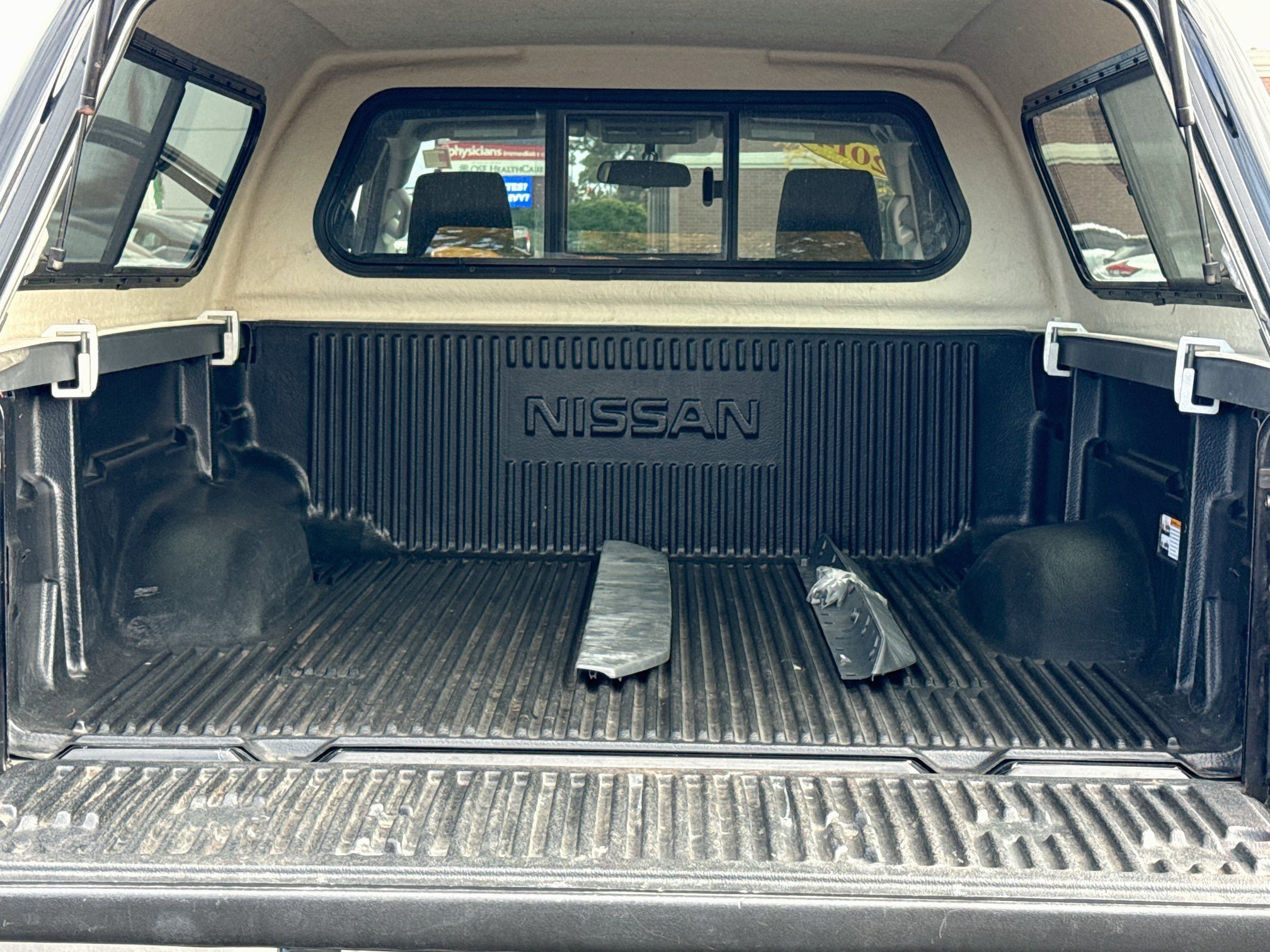 Used 2014 Nissan Frontier SV RWD image 21