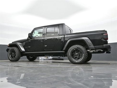 Used 2024 Jeep Gladiator Sport image 36
