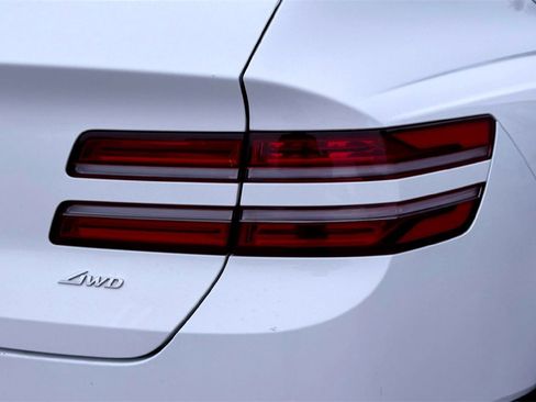 Used 2024 Genesis GV80 2.5T image 6