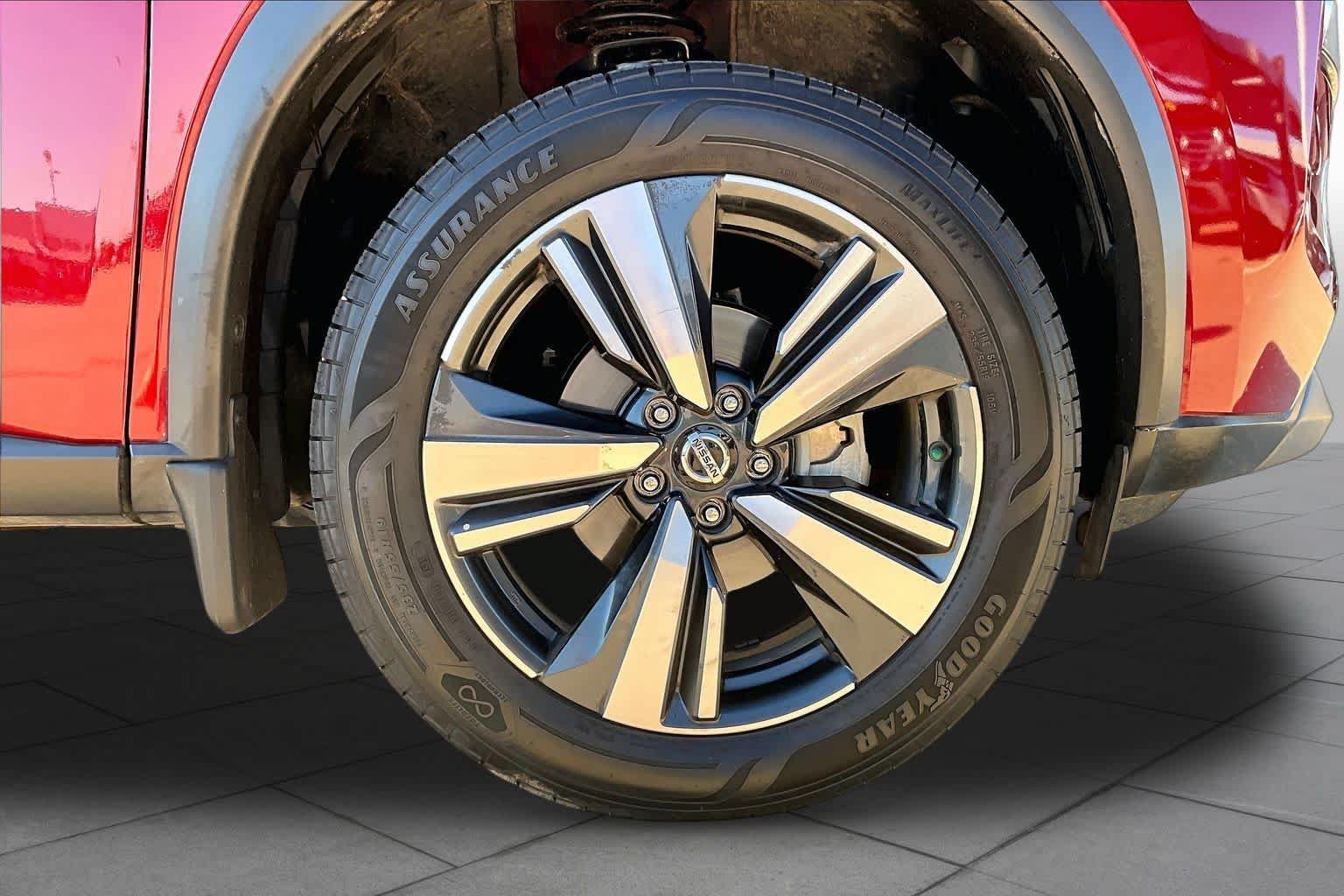 Used 2021 Nissan Rogue SL FWD image 11