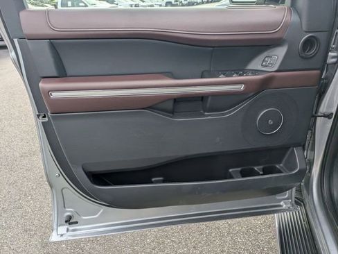 Used 2023 Ford Expedition Max Limited RWD image 10