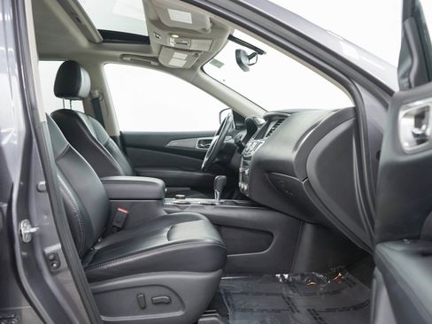 Used 2018 Nissan Pathfinder SL w/ SL Premium Package AWD/4WD image 11