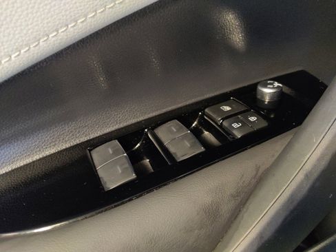 Used 2019 Toyota Corolla SE w/ SE Option Package image 27