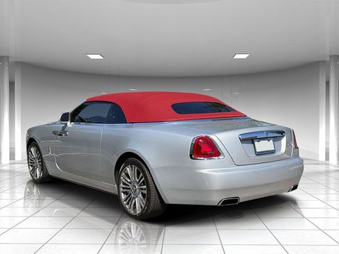 Used 2016 Rolls-Royce Dawn image 31