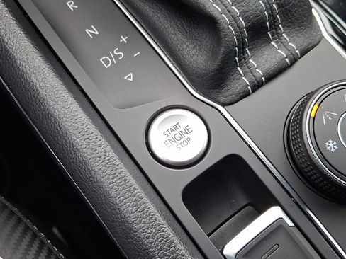 Used 2021 Volkswagen Atlas Cross Sport SEL image 24