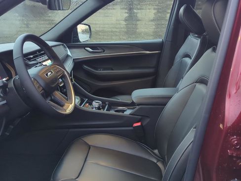 New 2025 Jeep Grand Cherokee L Limited w/ Trailer Tow Package image 13