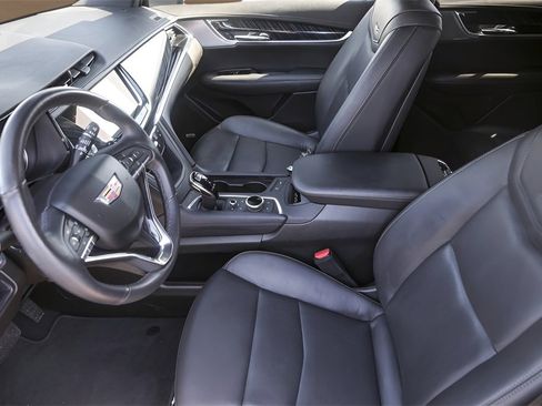 Certified 2025 Cadillac XT6 Premium Luxury image 9