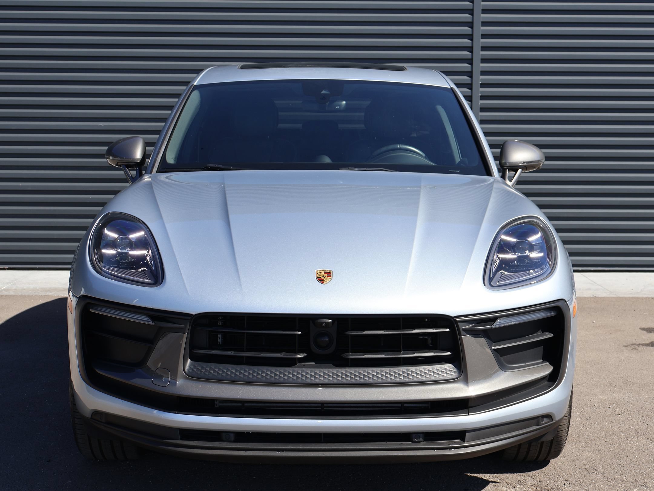 Used 2024 Porsche Macan Turbo AWD/4WD image 6