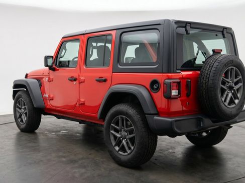 Used 2025 Jeep Wrangler Unlimited Sport AWD/4WD image 6